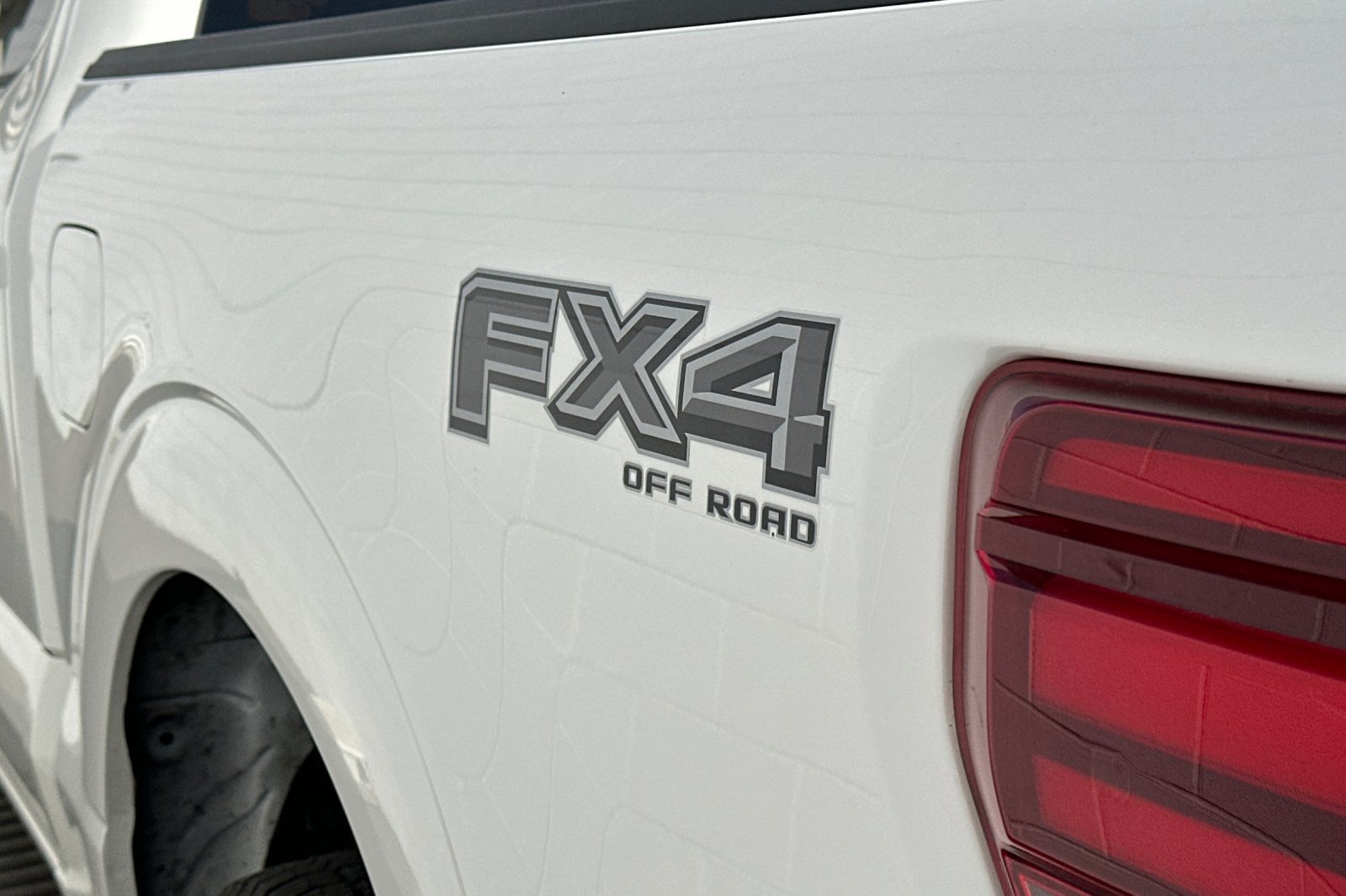 Used 2024 White Ford Lariat image 32
