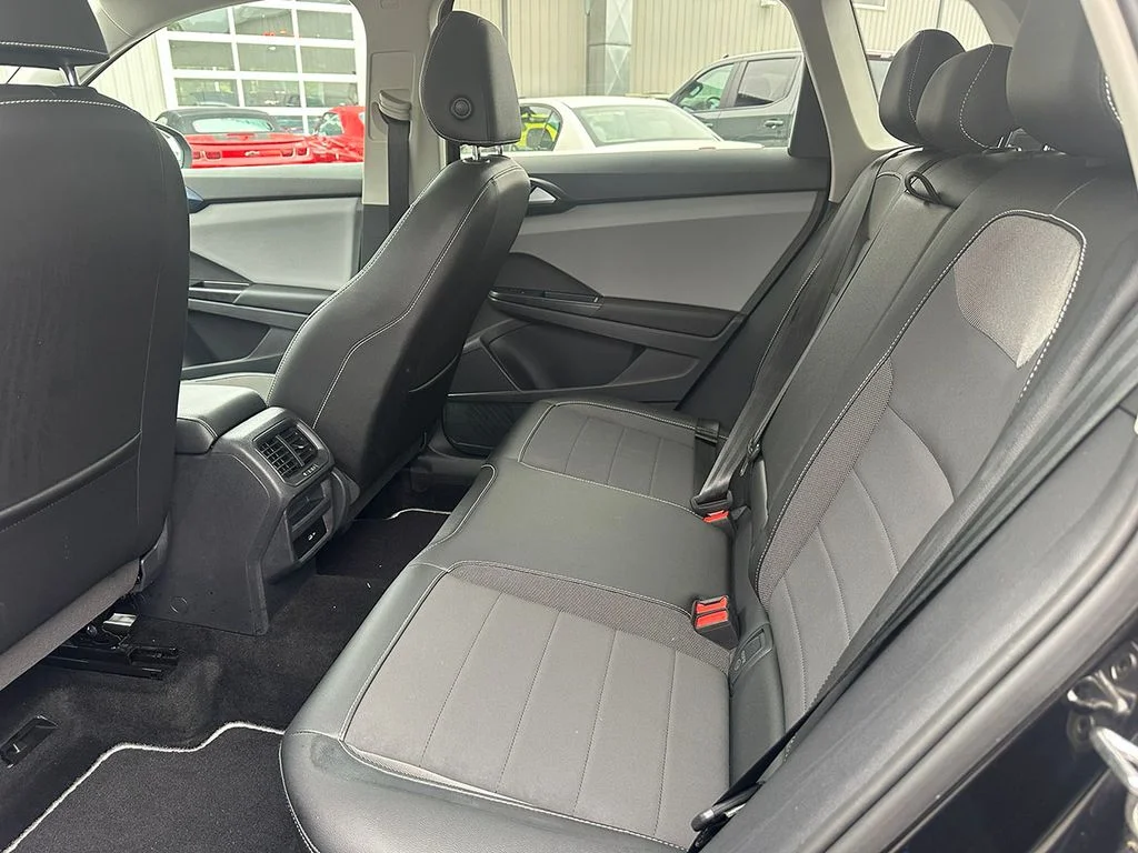 Used 2023 Black Volkswagen 1.5T SE image 13