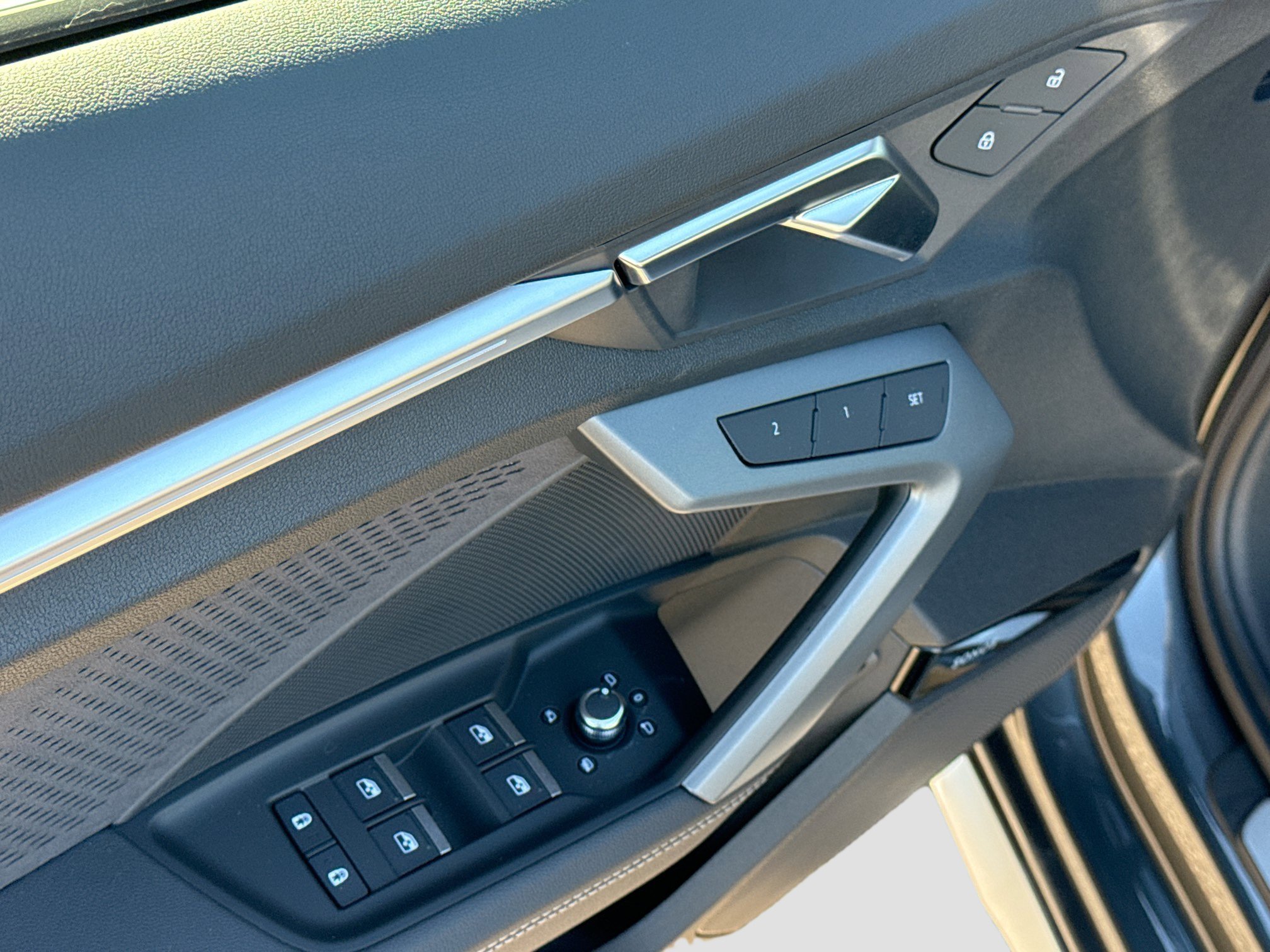 New 2026 Daytona Gray Pearl Effect Audi  image 21