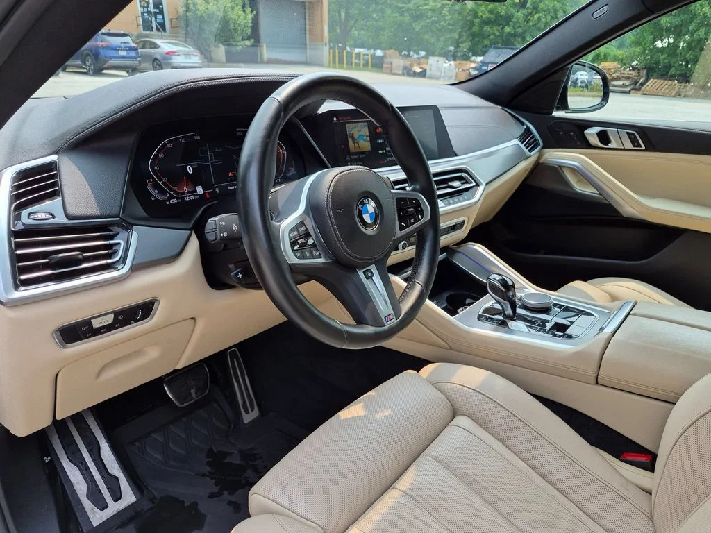 Used 2022 Black BMW xDrive40i image 14