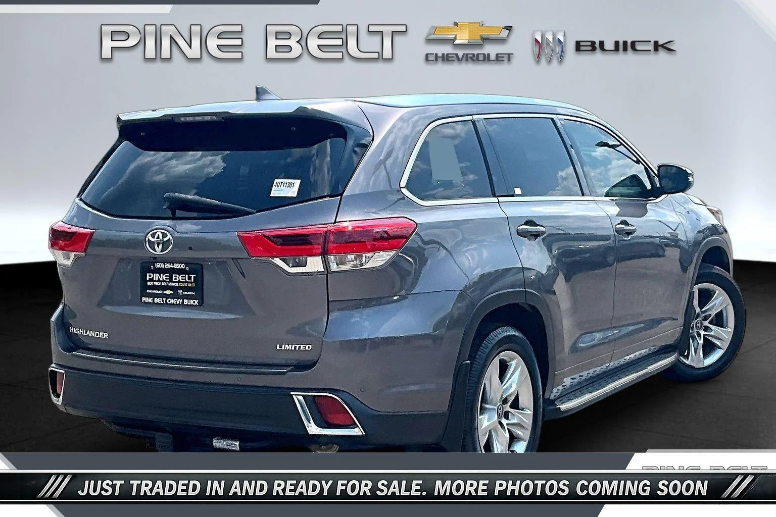 Used 2017 Predawn Gray Mica Toyota Limited image 11