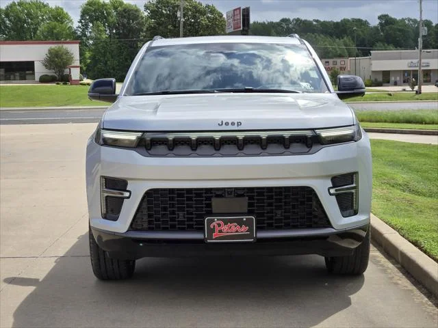 New 2026 Silver-Zynith Exterior Paint Jeep Limited Reserve image 2