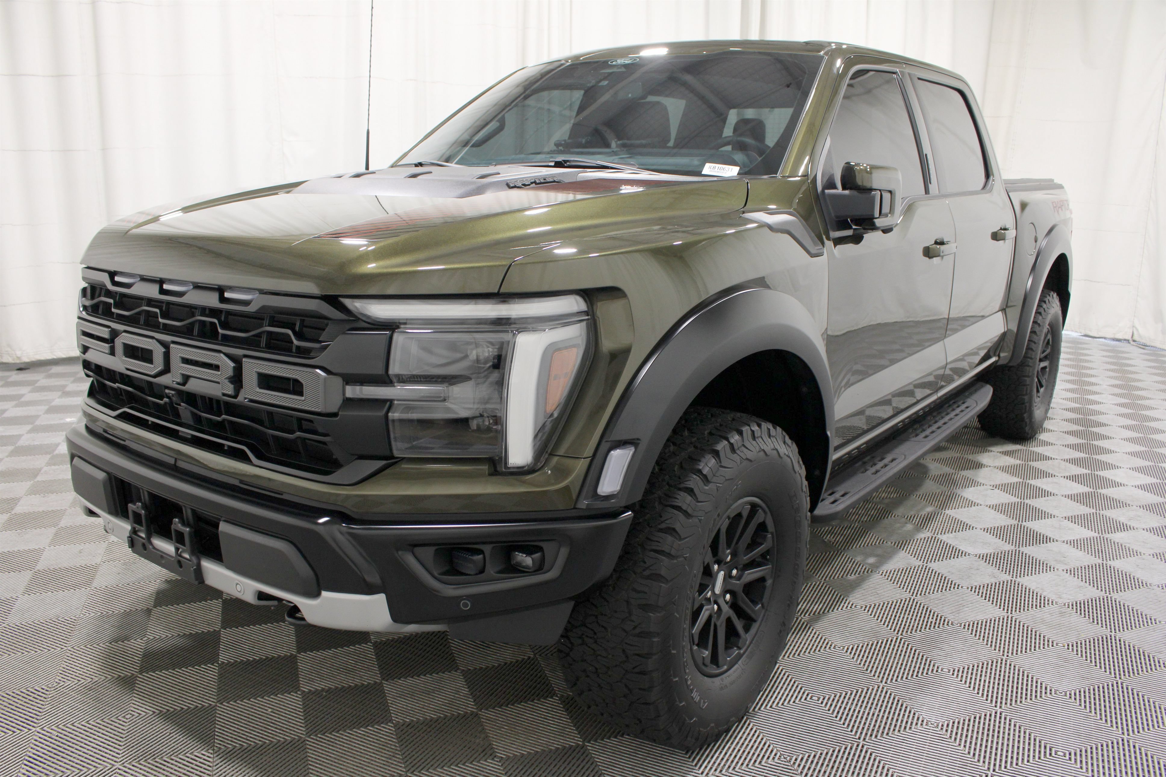 Used 2024 Shelter Green Ford Raptor image 39