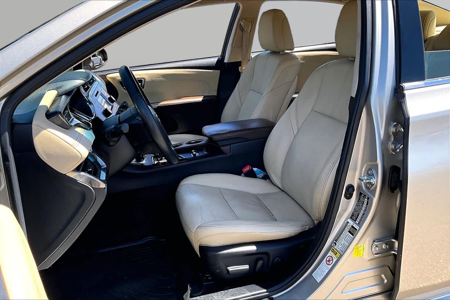 Pre-Owned 2014 Toyota Avalon Hybrid XLE Touring