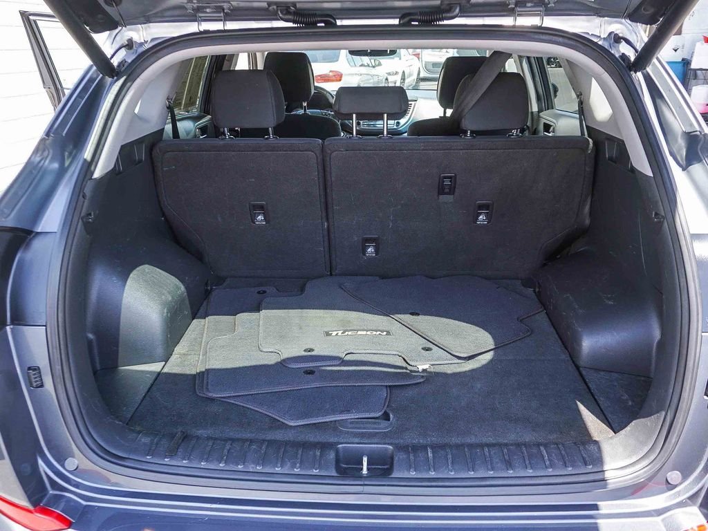 Used 2017 Gray Hyundai Value image 24