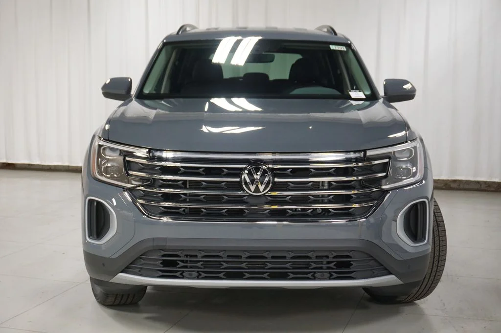New 2026 Pure Gray Volkswagen 2.0T SE w/Technology image 5