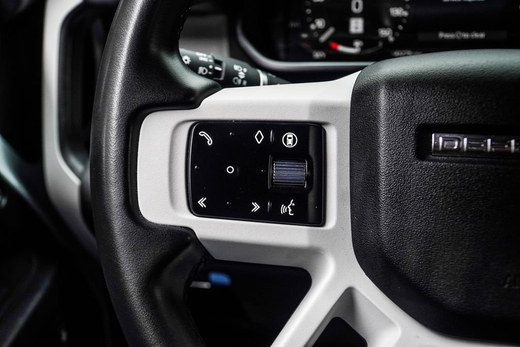 Used 2025 White Land Rover S image 35
