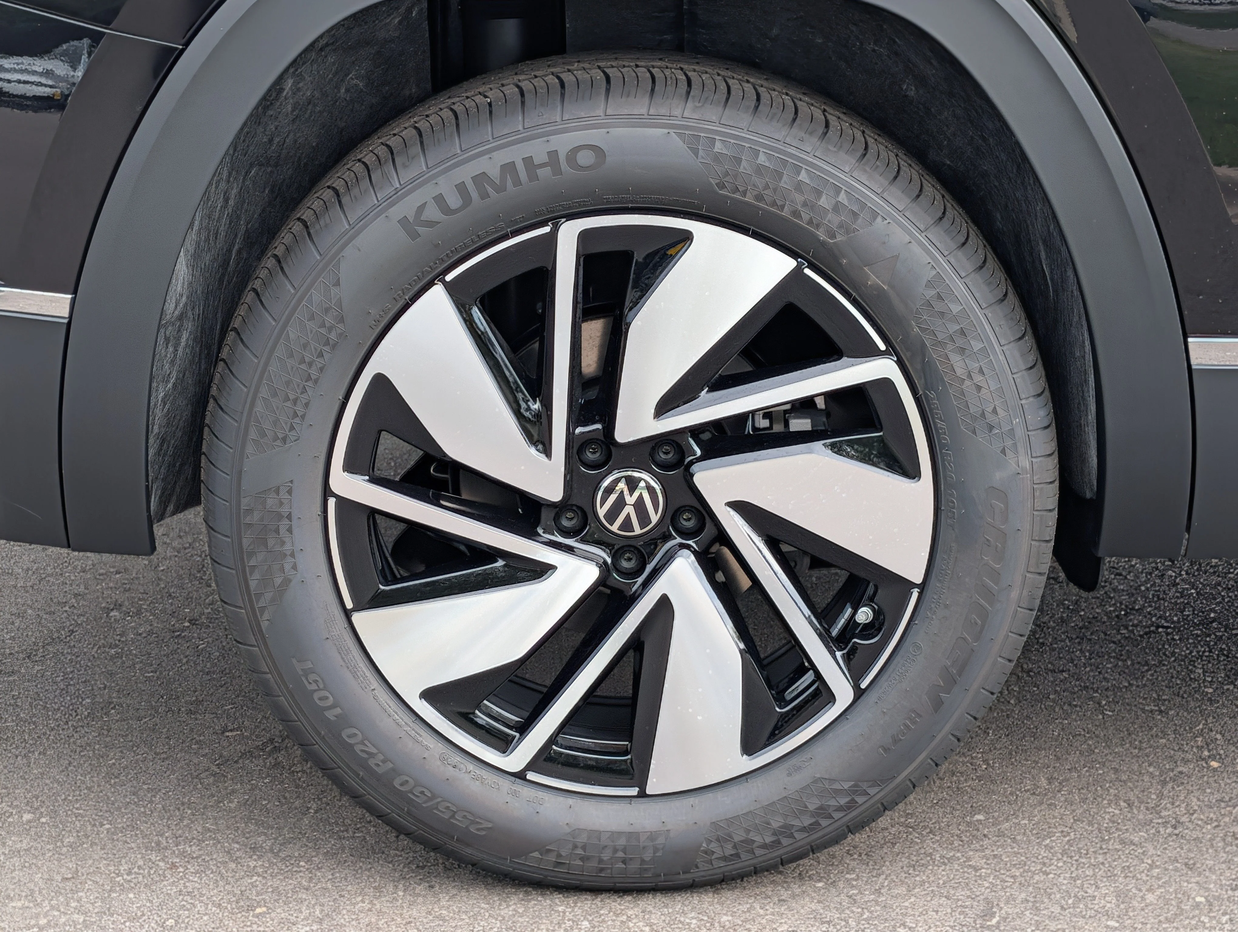 New 2026 Deep Black Pearl Volkswagen 2.0T SEL image 5