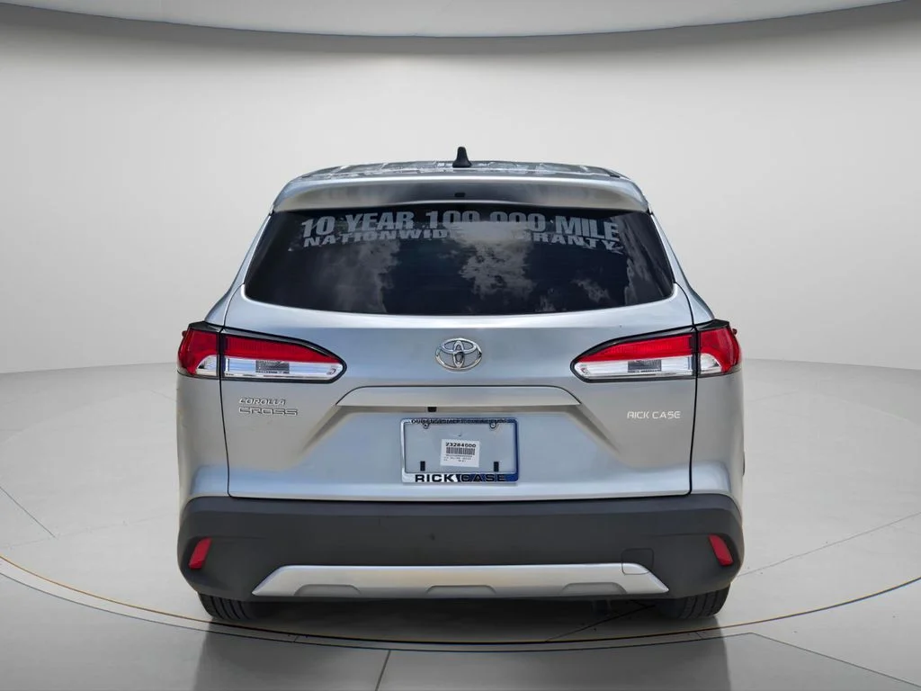 Used 2023 Silver Toyota L image 6