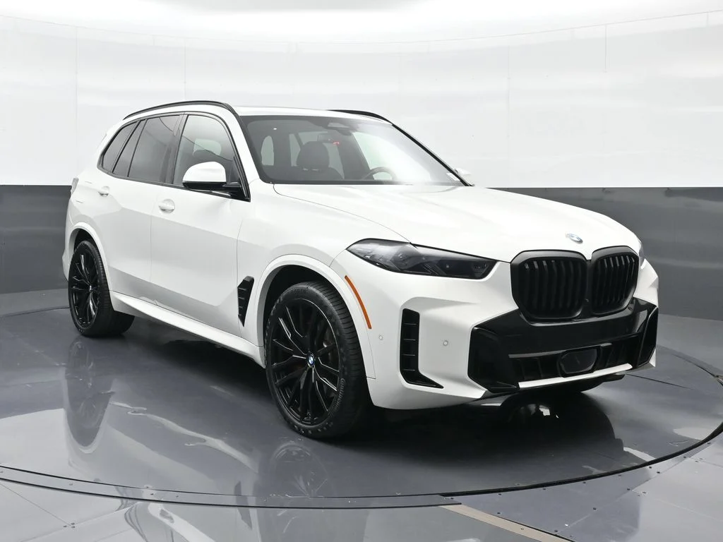 Used 2024 White BMW sDrive40i image 13