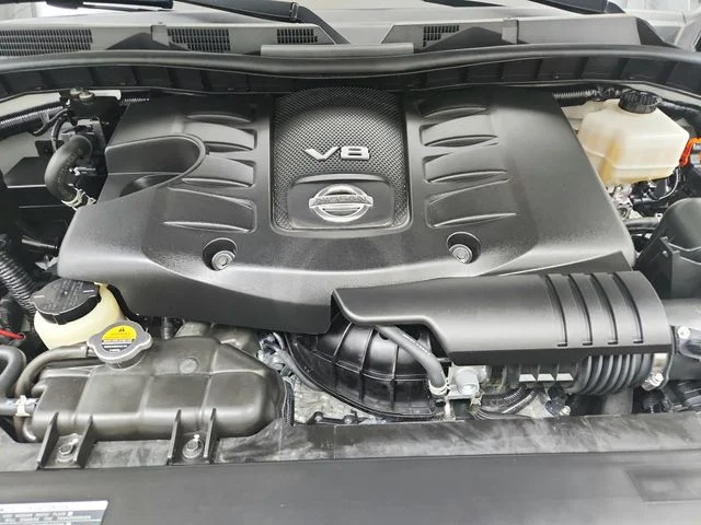 Used 2024 White Nissan Platinum image 18