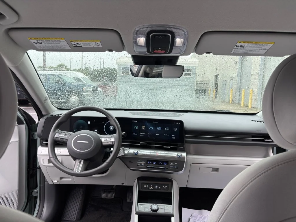 Used 2025 Green Hyundai SEL Convenience image 40