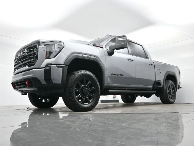 Used 2025 Sterling Metallic GMC AT4 image 25