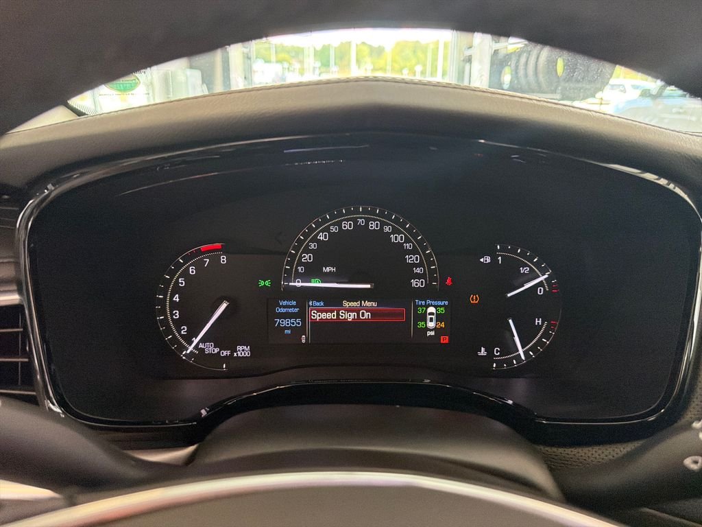 Used 2018 Silver Cadillac Luxury image 18