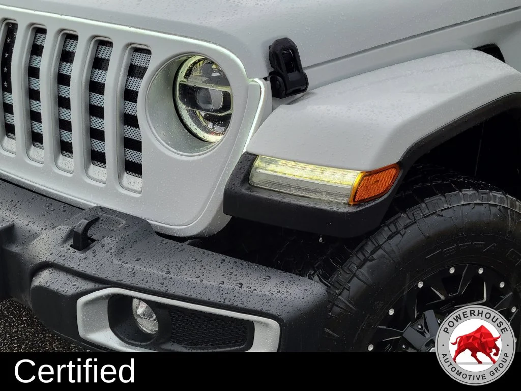 Used 2021 White Jeep Unlimited Sahara image 11