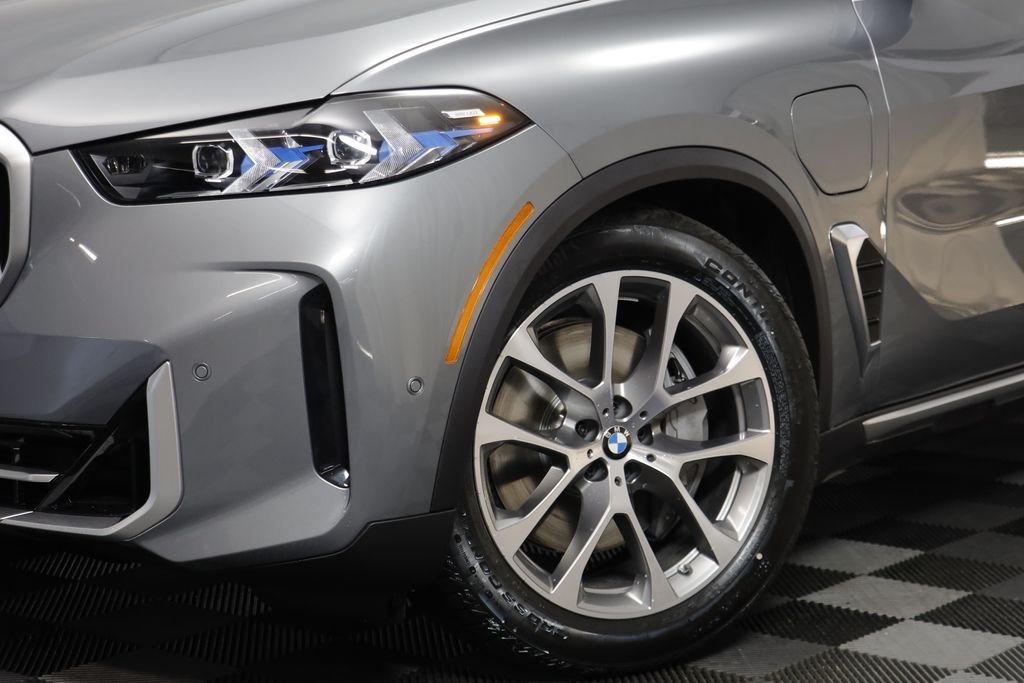 New 2026 Gray Metallic BMW xDrive50e image 4
