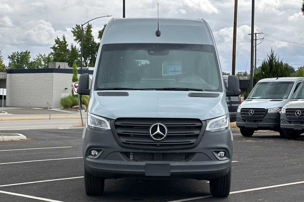Used 2024 Silver Mercedes-Benz Cargo 170 WB image 8