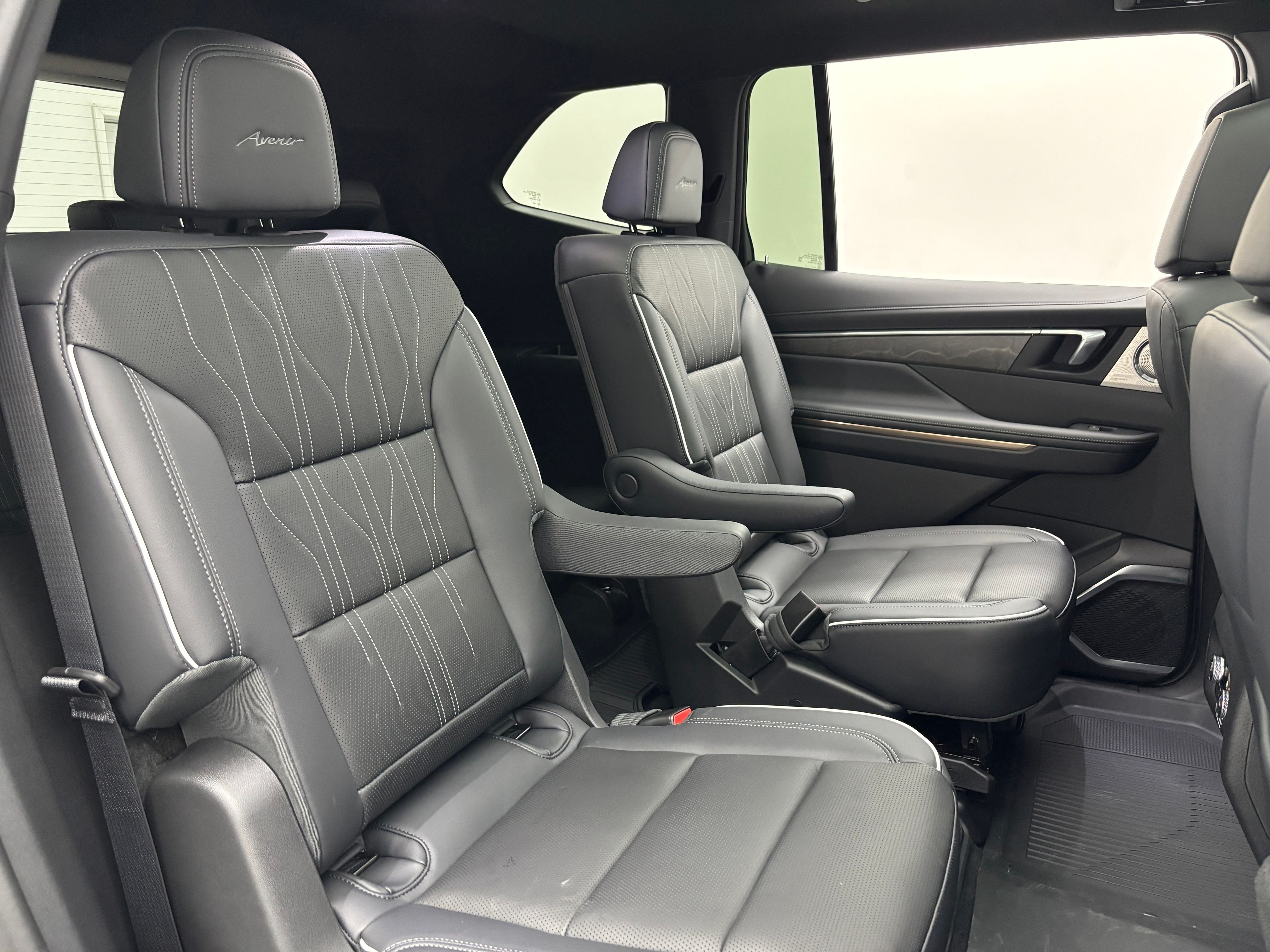 New 2026 Moonstone Gray Metallic Buick Avenir image 43