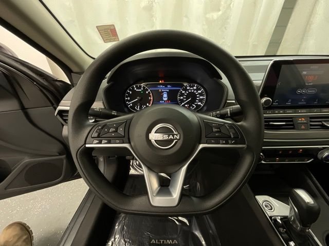 Used 2025 Gray Nissan 2.5 SV image 11
