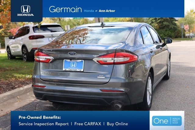 2020 Ford Fusion SE photo 2