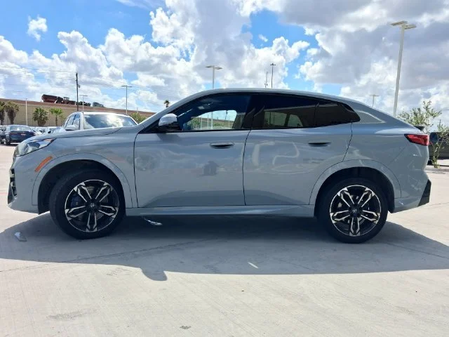 Used 2024 Gray BMW xDrive28i image 4