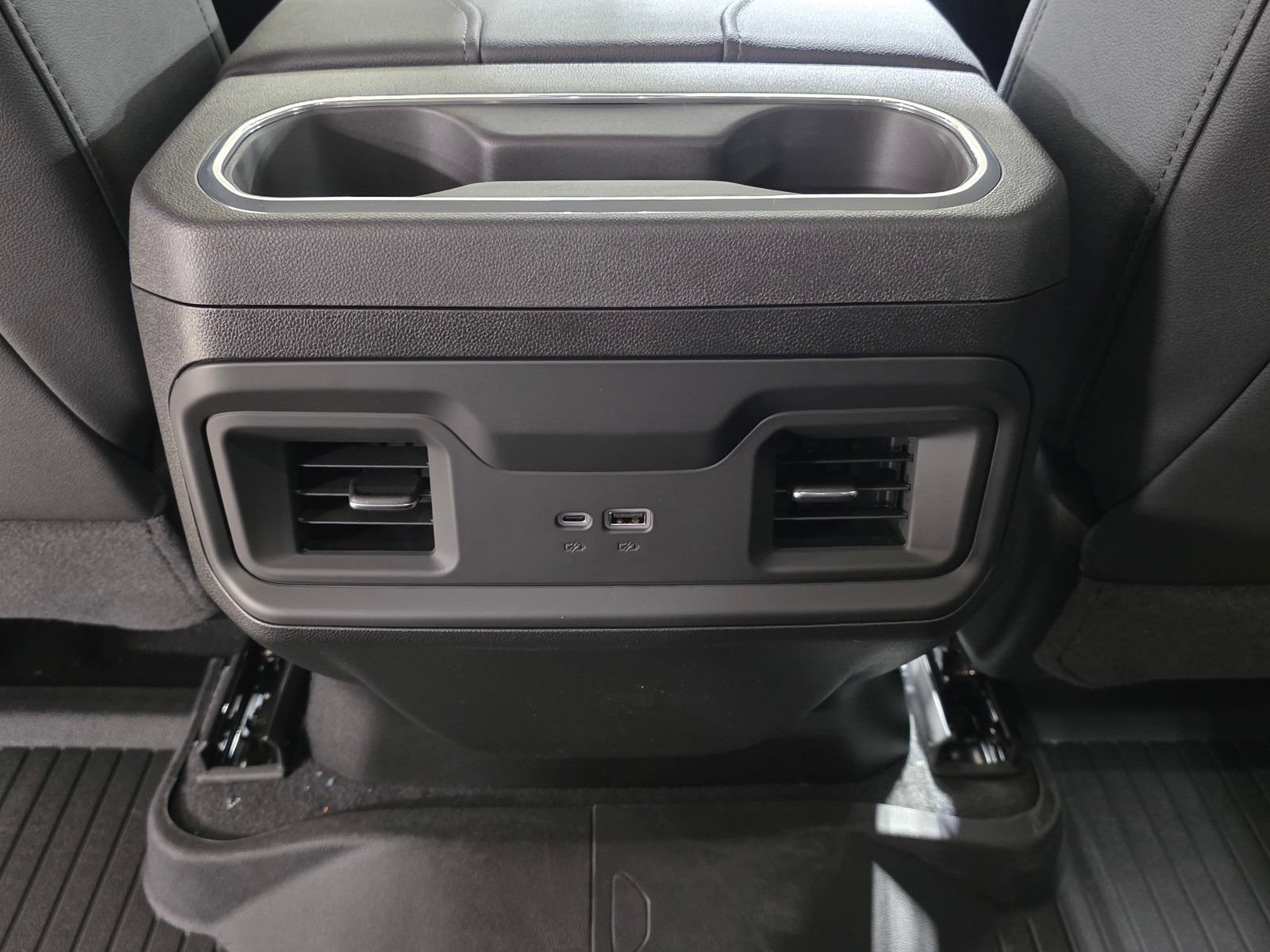 2026 Chevrolet Silverado 1500 RST - Photo 18