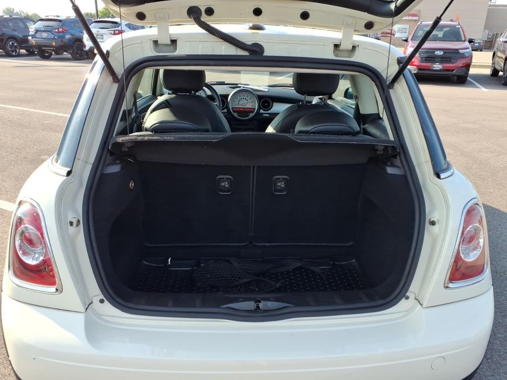 Used 2013 Pepper White MINI Base image 10