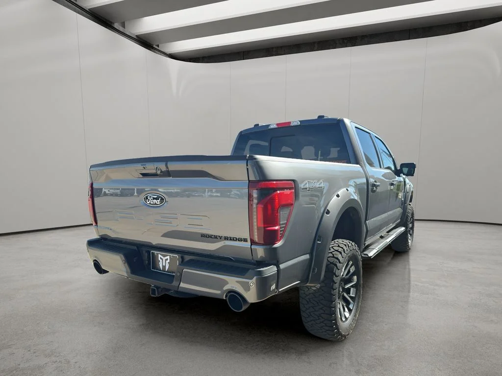 New 2026 Carbonized Gray Metallic Ford XLT image 5