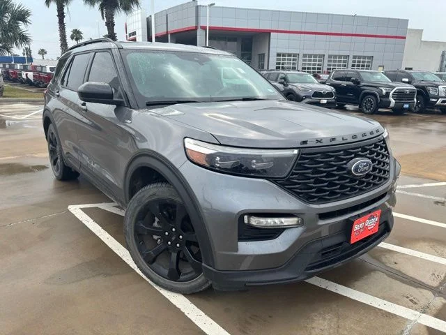 2023 Ford Explorer ST-LINE RWD's photo