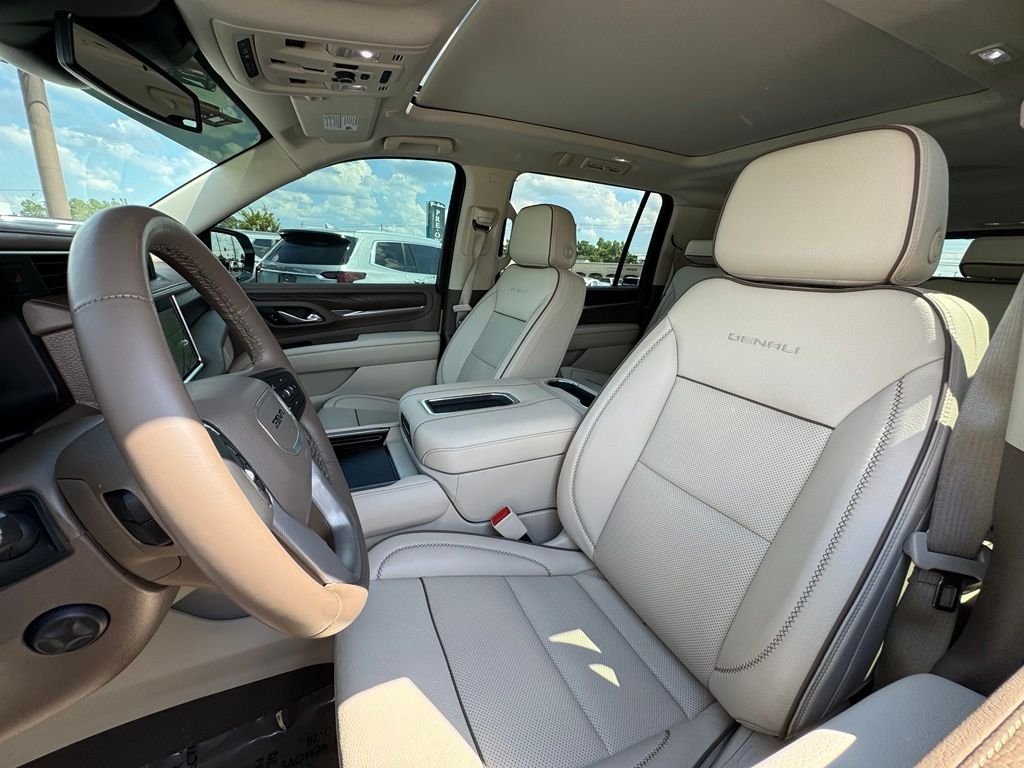 Used 2024 White GMC Denali image 17