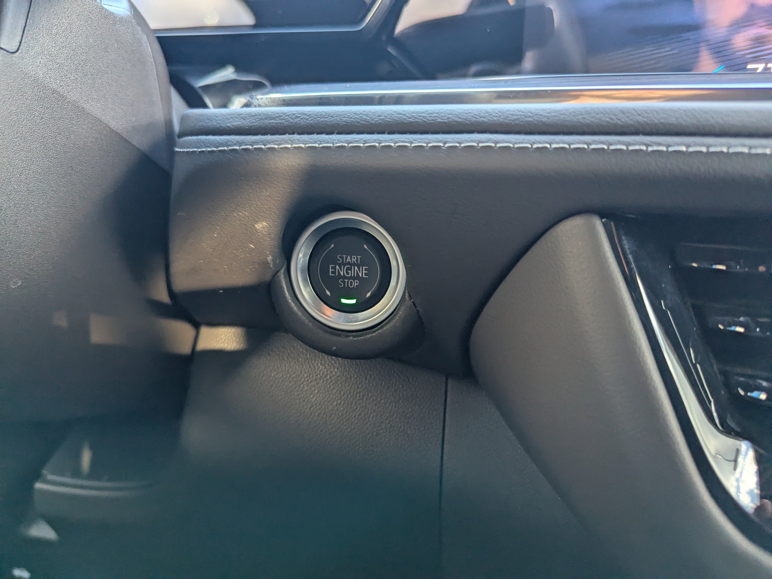 2025 Chevrolet Suburban Z71 - Photo 19