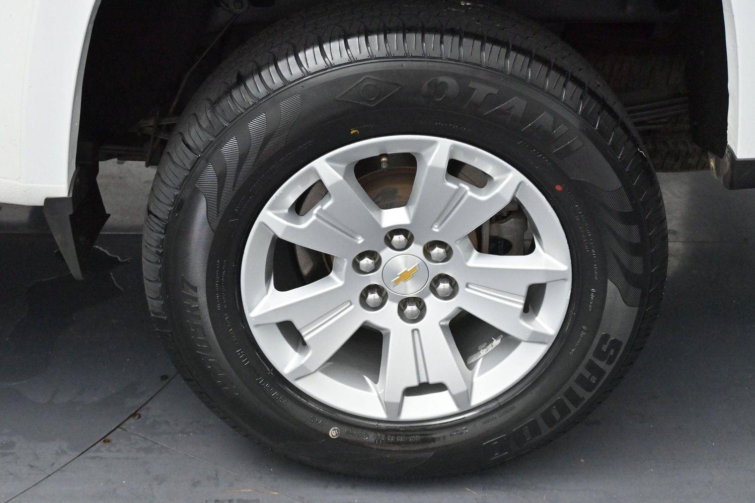 Used 2022 Summit White Chevrolet 4WD LT image 32
