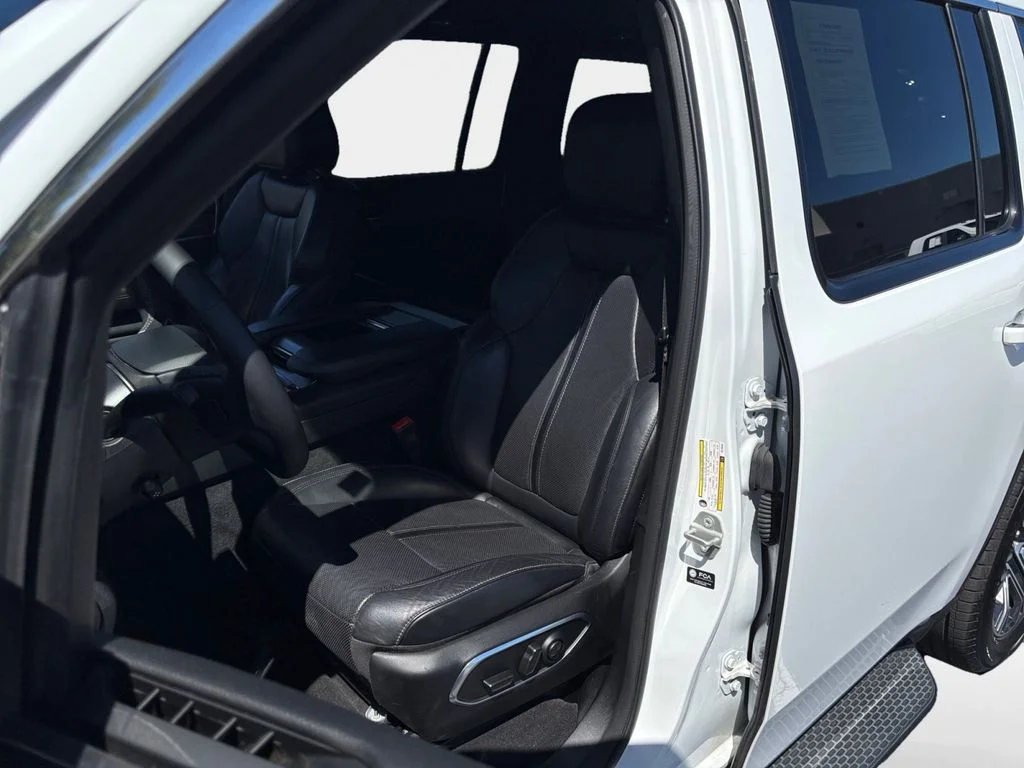 Used 2024 White Jeep Series II image 27
