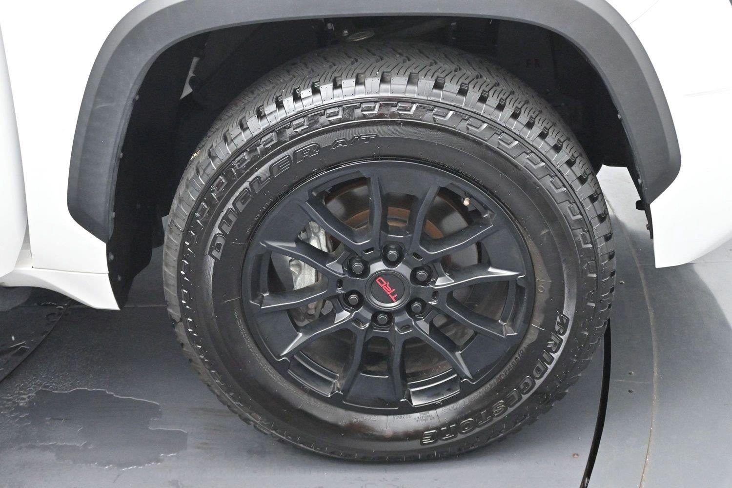 Used 2024 White Toyota SR5 image 30