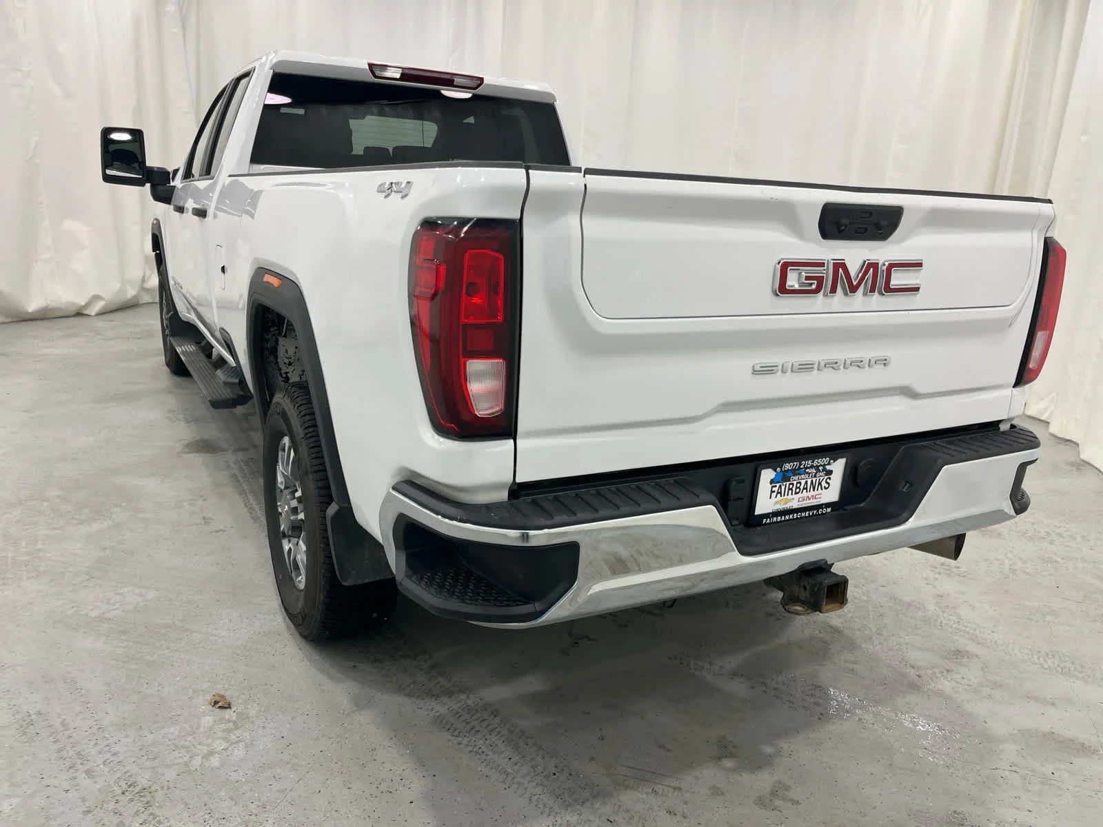 Used 2024 Summit White GMC Pro image 5