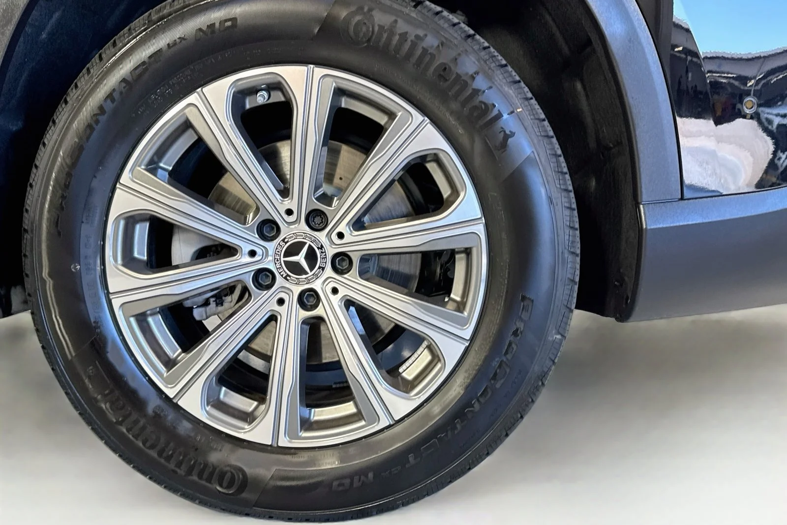 Used 2026 Black Mercedes-Benz GLC 300 image 30