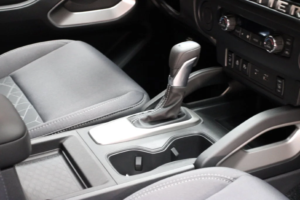 New 2027 Glacier White Nissan Crew Cab SV image 7