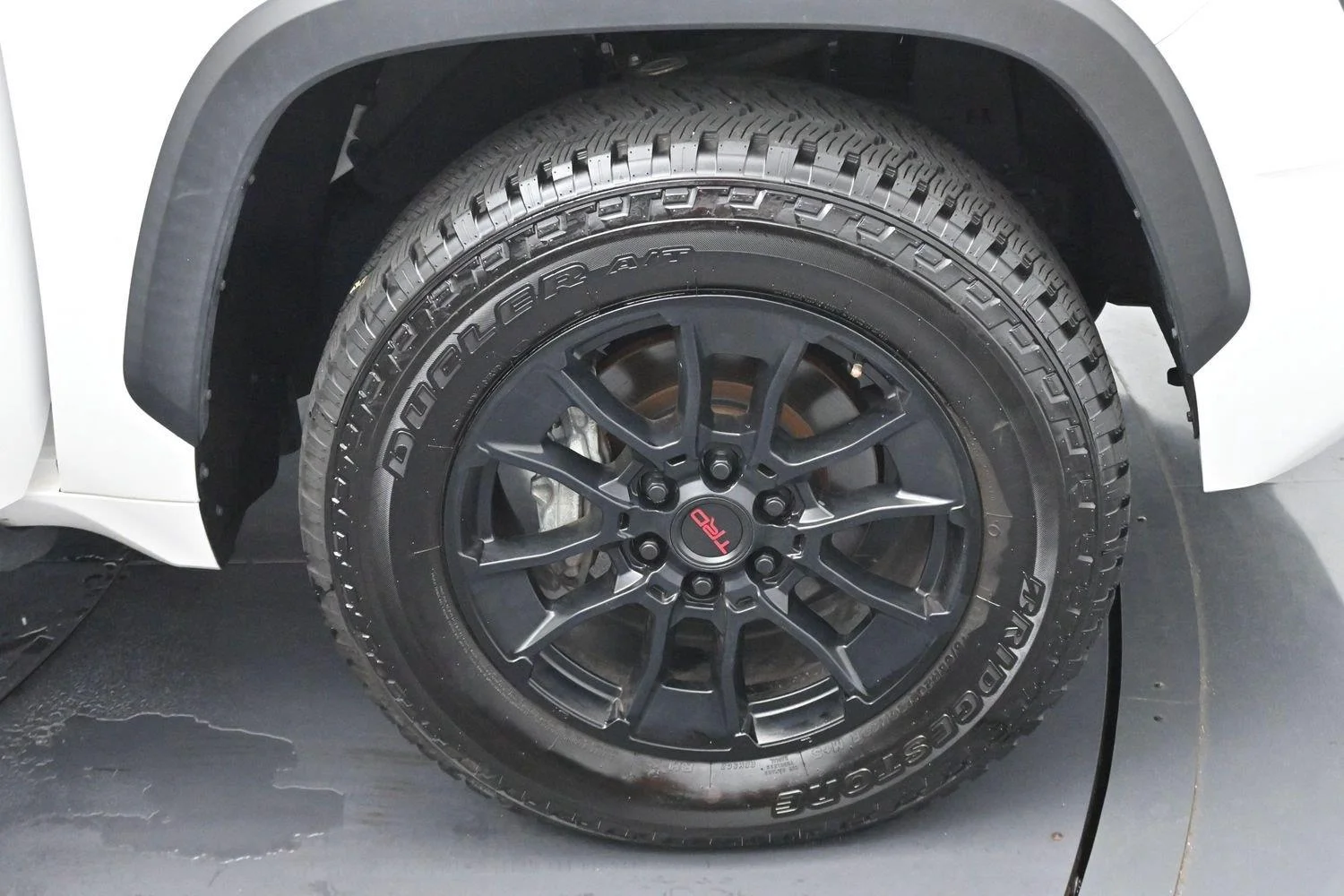 Used 2024 Ice Cap Toyota SR5 image 30