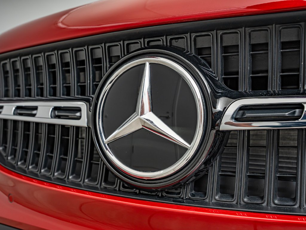 New 2026 MANUFAKTUR Patagonia Red Metallic Mercedes-Benz GLA 250 image 12
