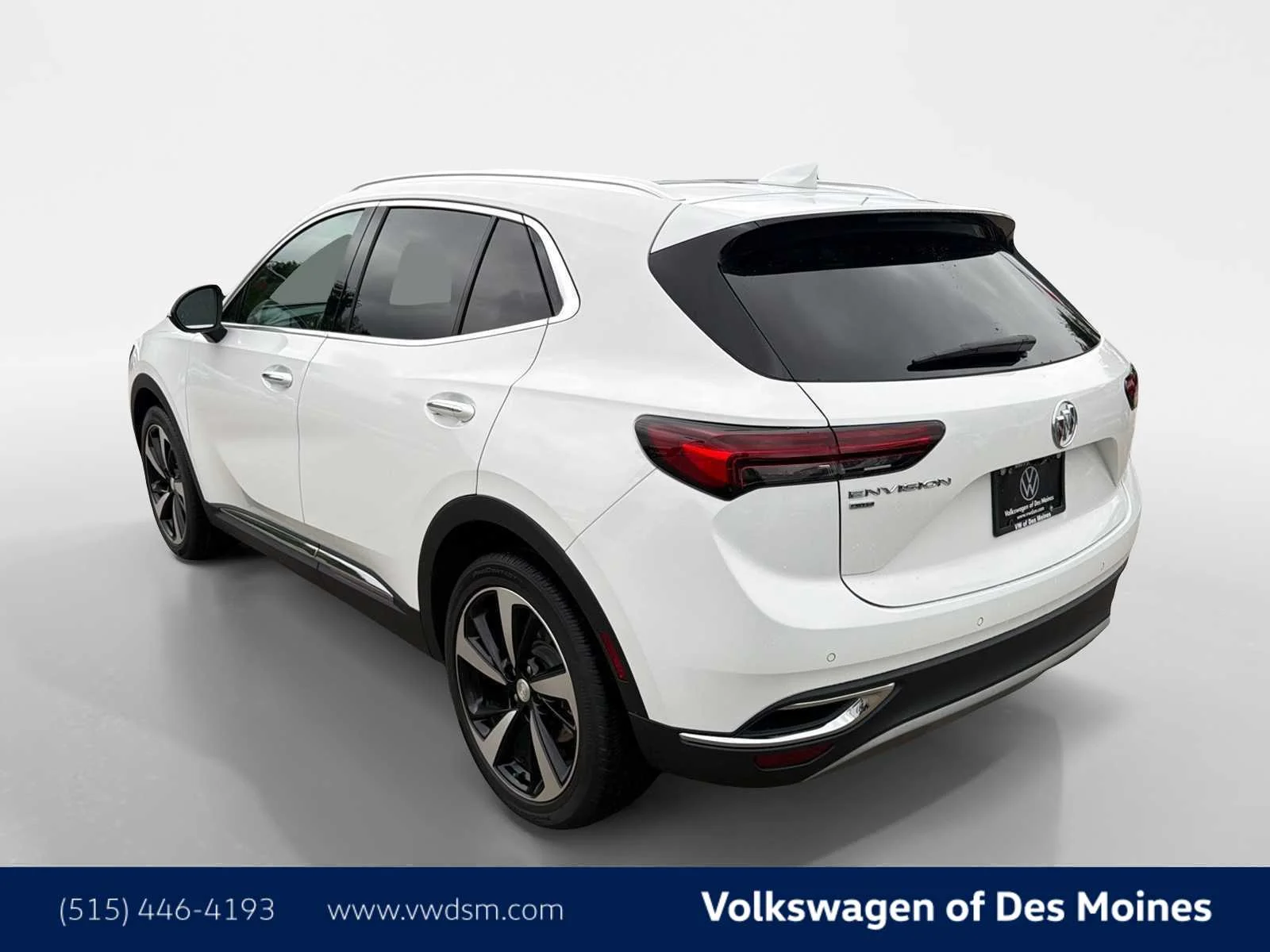 Used 2021 Summit White Buick Essence image 4