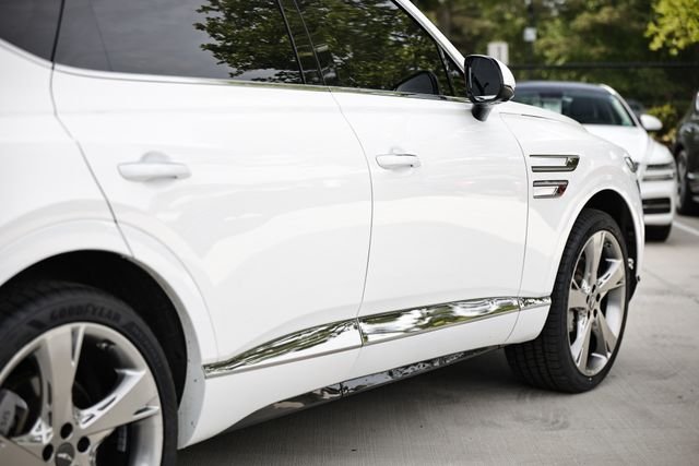 Used 2024 Alta White Genesis 3.5T Prestige image 5