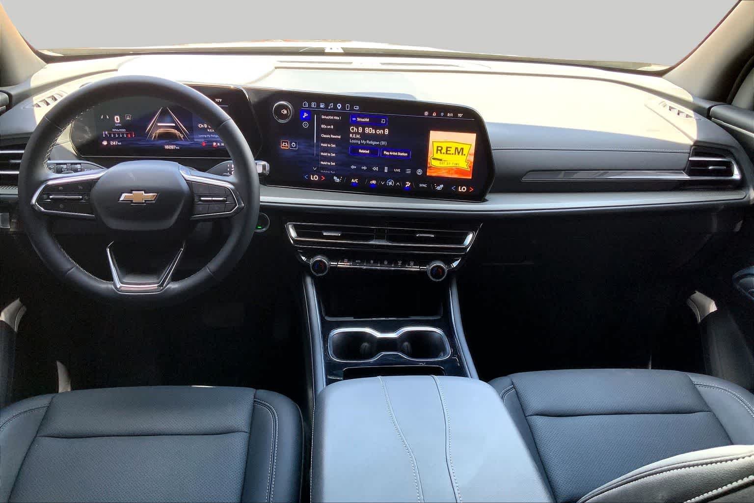 Used 2025 Mosaic Black Metallic Chevrolet FWD LT image 16