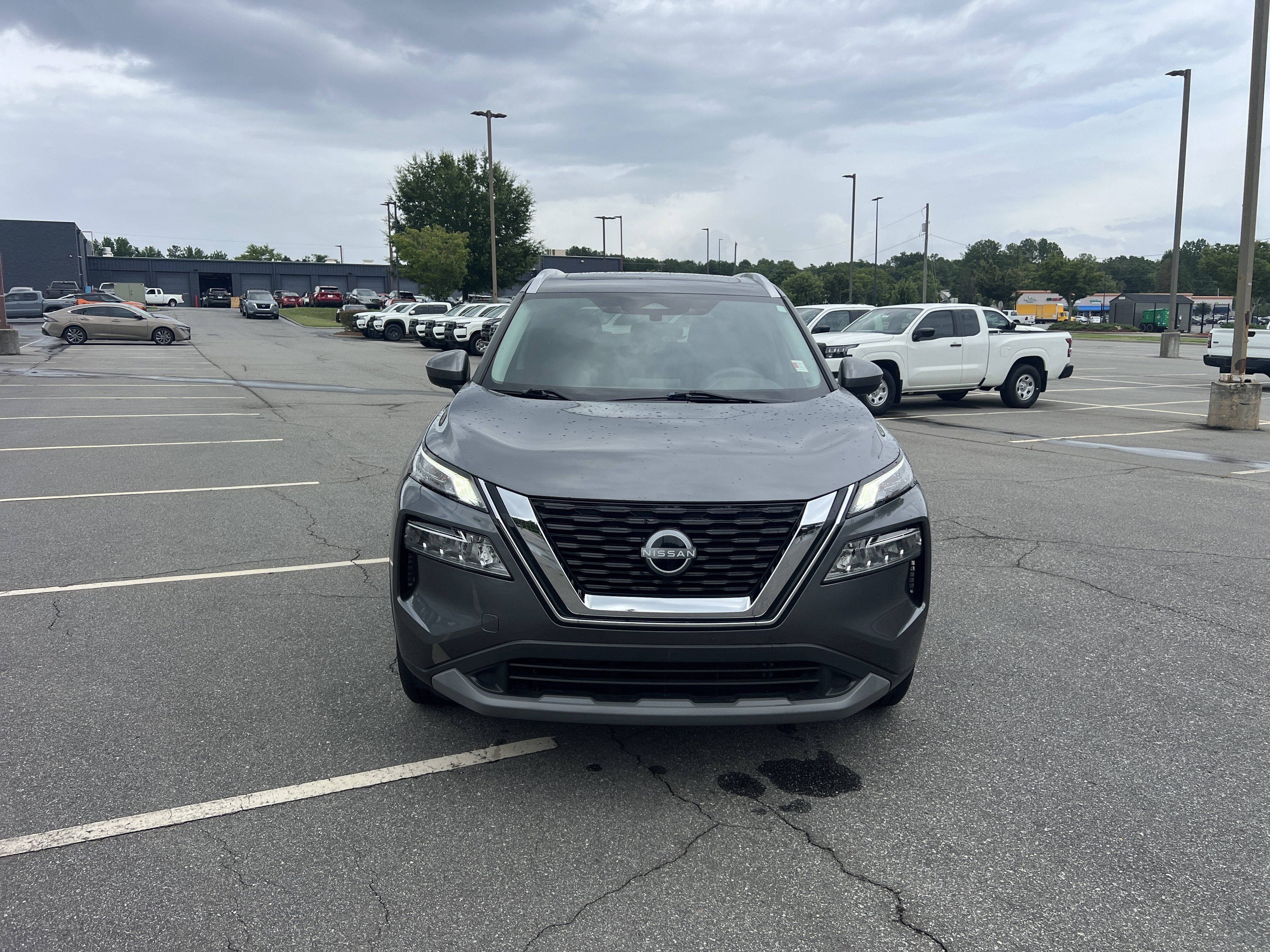 Used 2023 Gun Metallic Nissan SV image 2