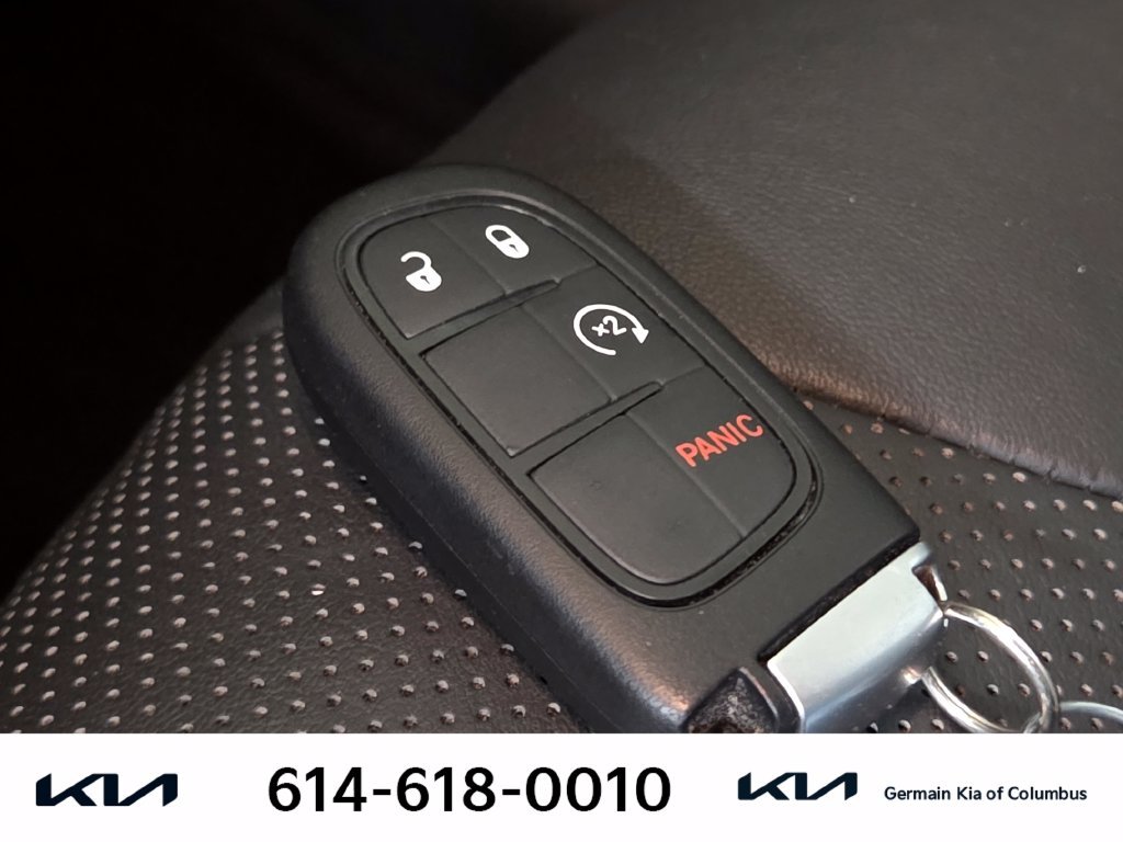 Used 2021 Silver Jeep Latitude Lux image 34
