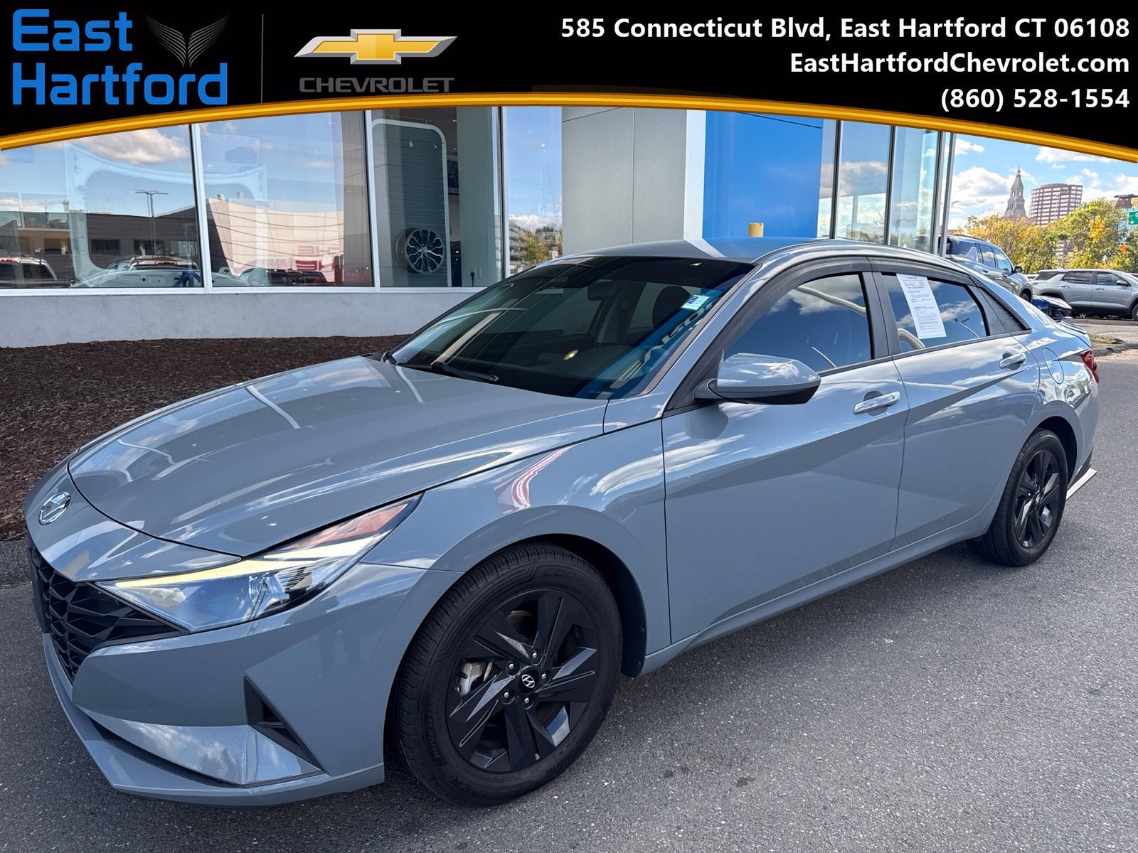 Used 2022  Hyundai SEL image 1