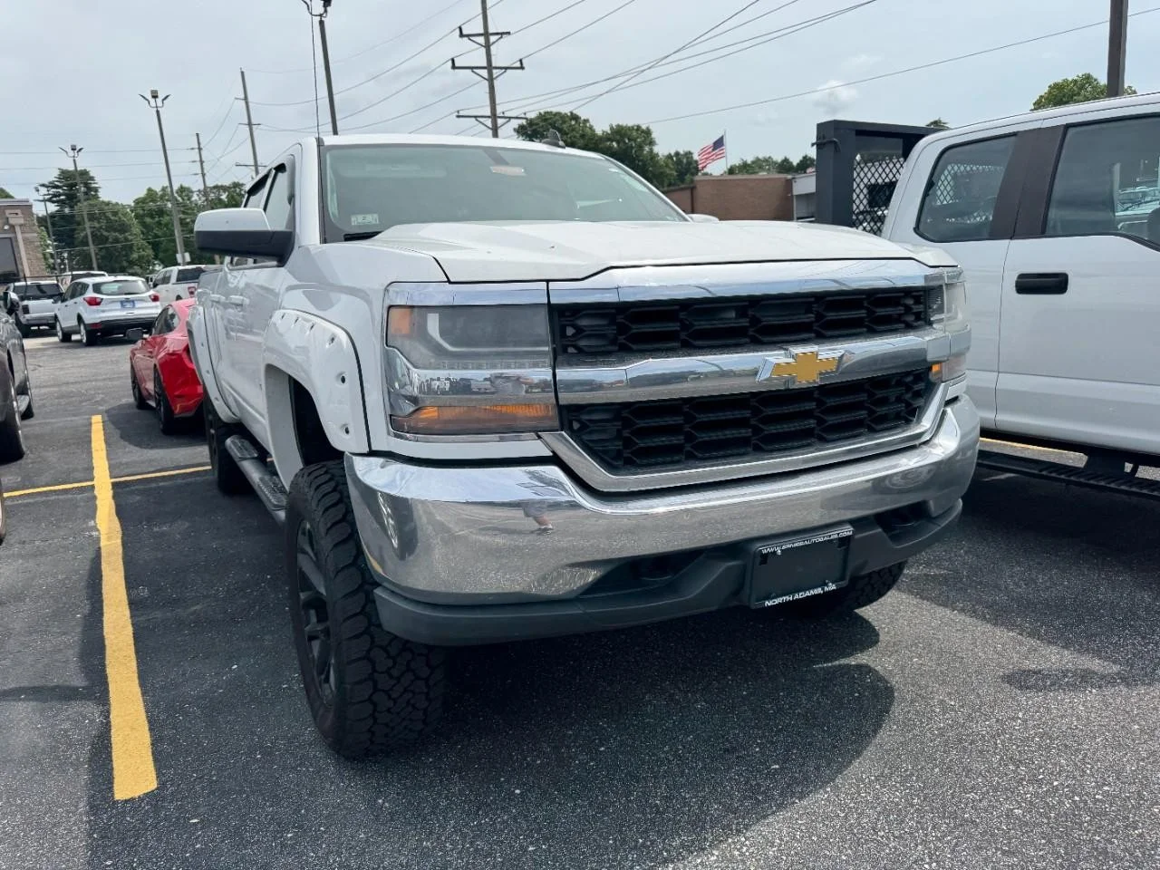 Used 2016 Summit White / White Chevrolet 4WD Crew Cab 143.5" LT w/1LT image 2