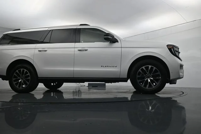 Used 2025 White Ford Platinum image 44