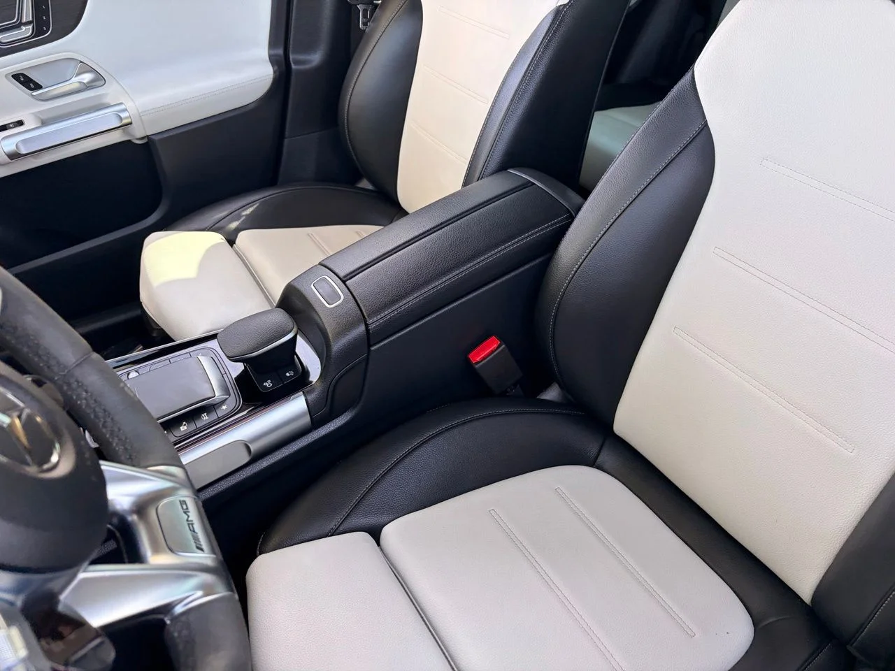Used 2022 Night Black Mercedes-Benz GLB 35 AMGÂ® image 19