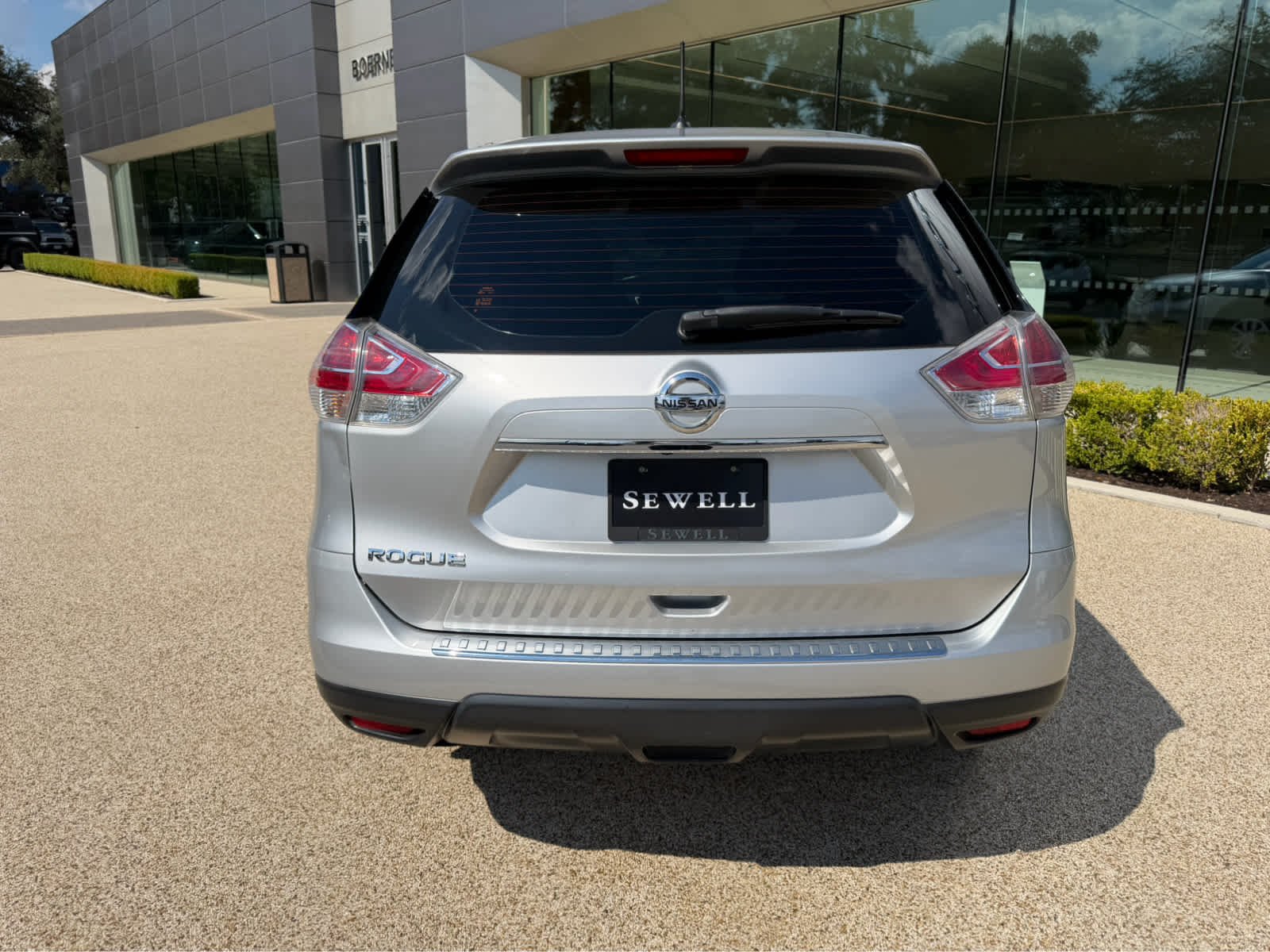 Used 2016 Brilliant Silver Nissan S image 6