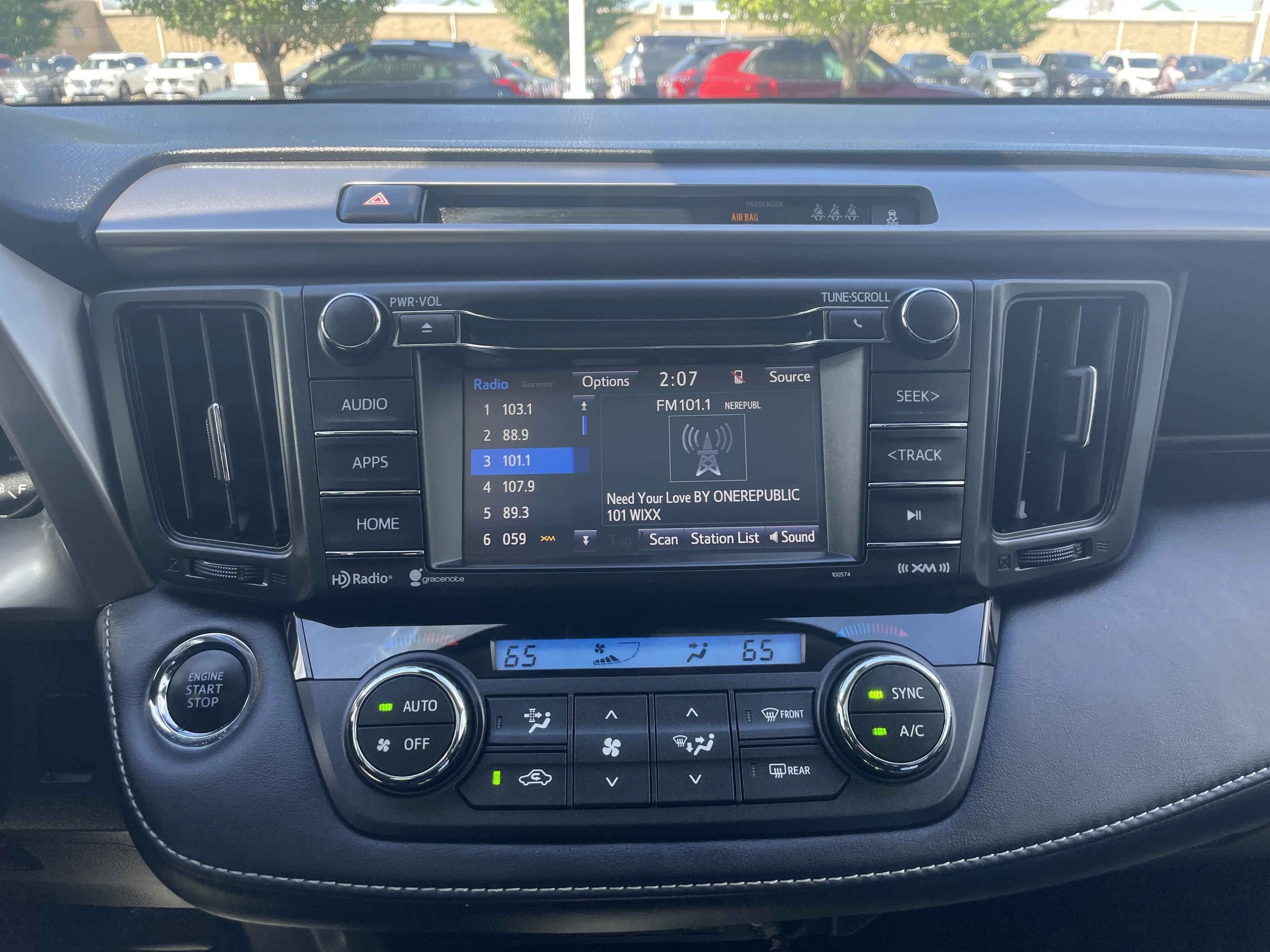 Used 2017 Super White Toyota XLE image 23